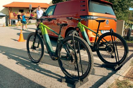 Otvoritev e-polnilnice